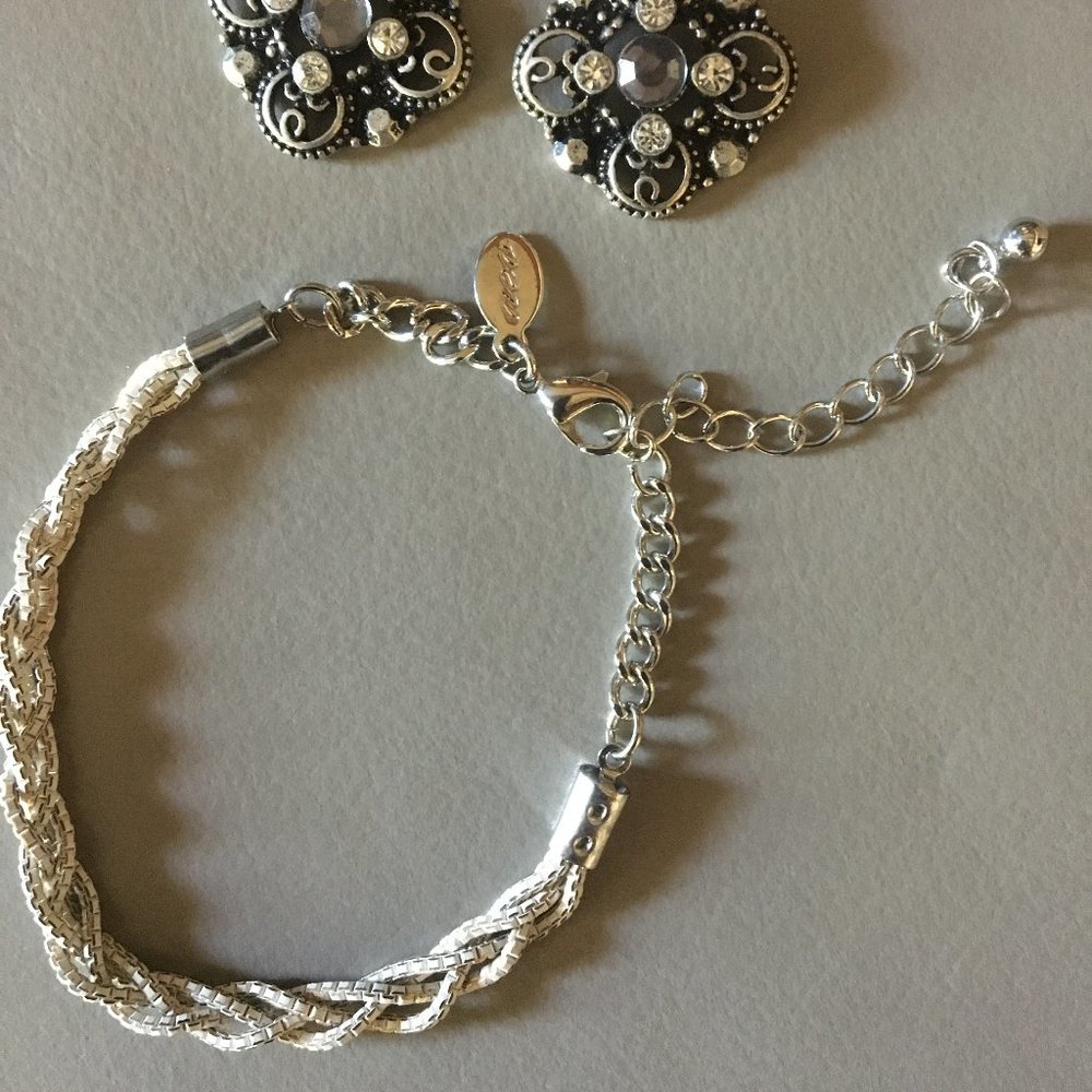 SILVER TONE BRACELET & EARRINGS SET